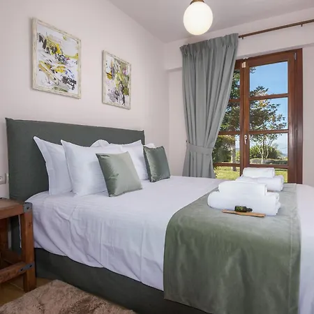 Sky Shades In Aráhova