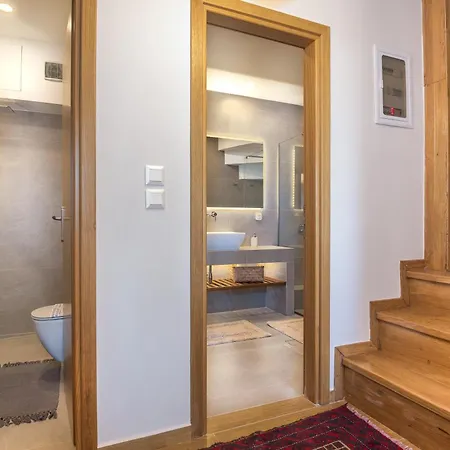 Sky Shades In Villa Aráhova